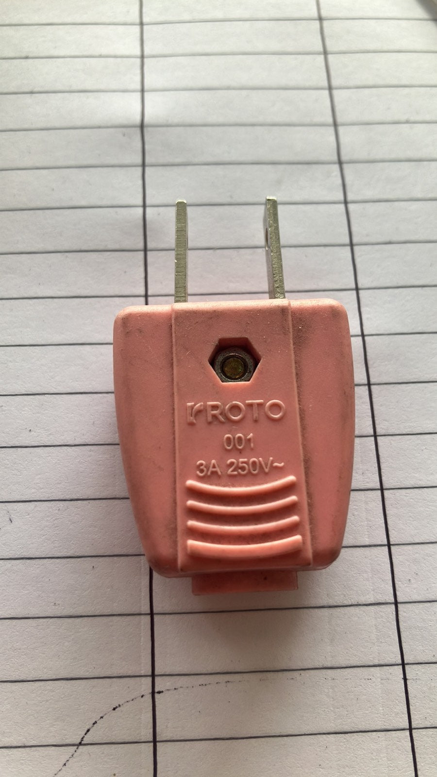KROTO FLAT PLUG PINK 3A 250V